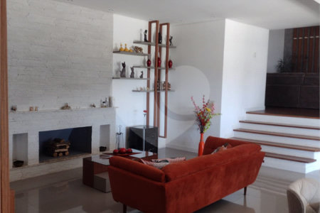 Casa à venda com 5 quartos, sendo 4 suítes, no condomínio Clube Florada Suzano, Suzano - SP