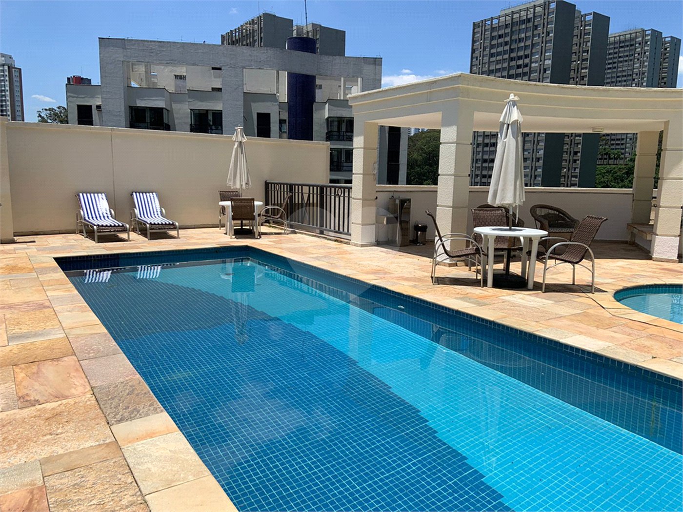 Apartamento à venda ou para alugar com 3 suítes em Vila Suzana, São Paulo, SP