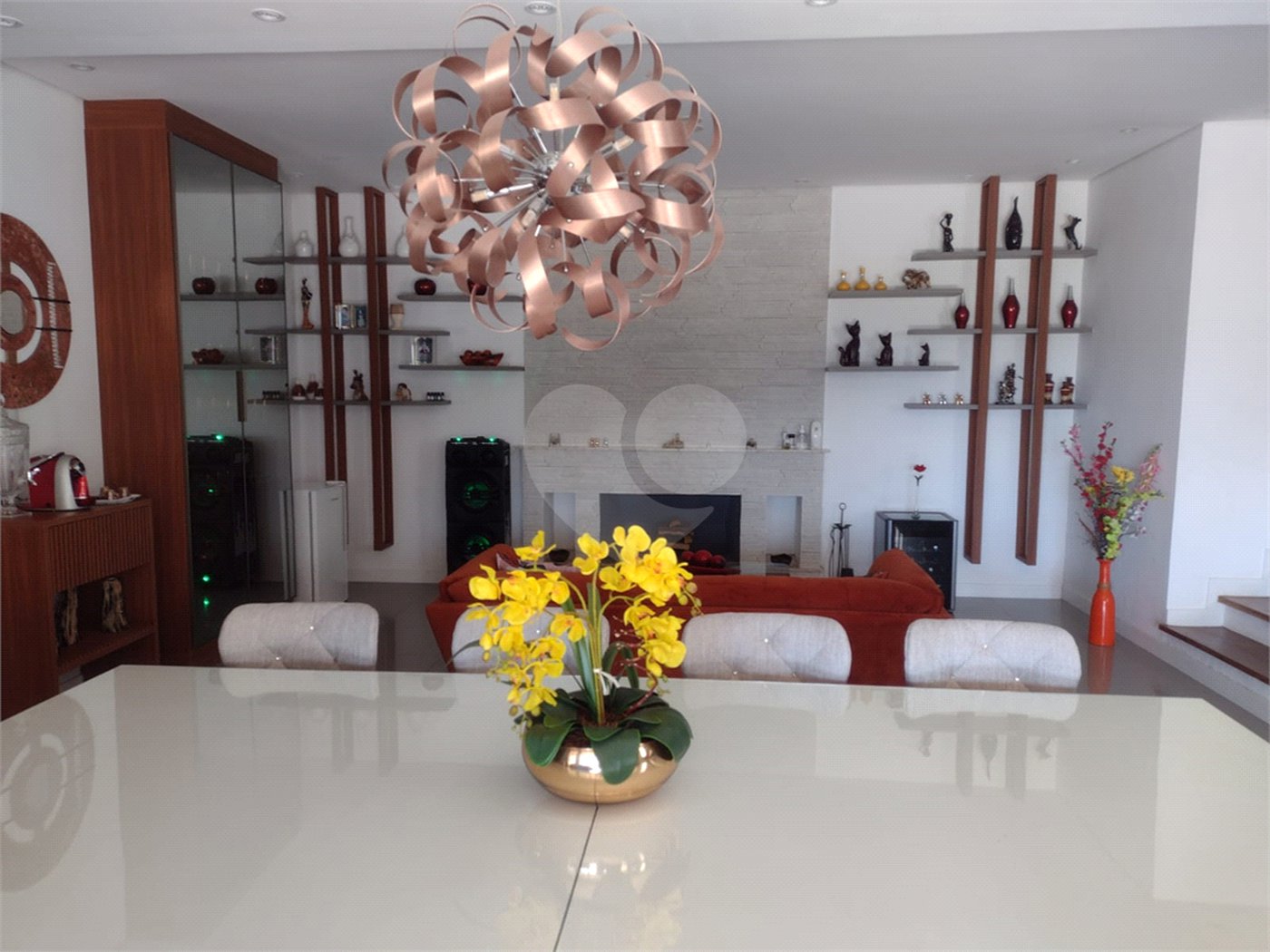 Casa à venda com 5 quartos, sendo 4 suítes, no condomínio Clube Florada Suzano, Suzano - SP