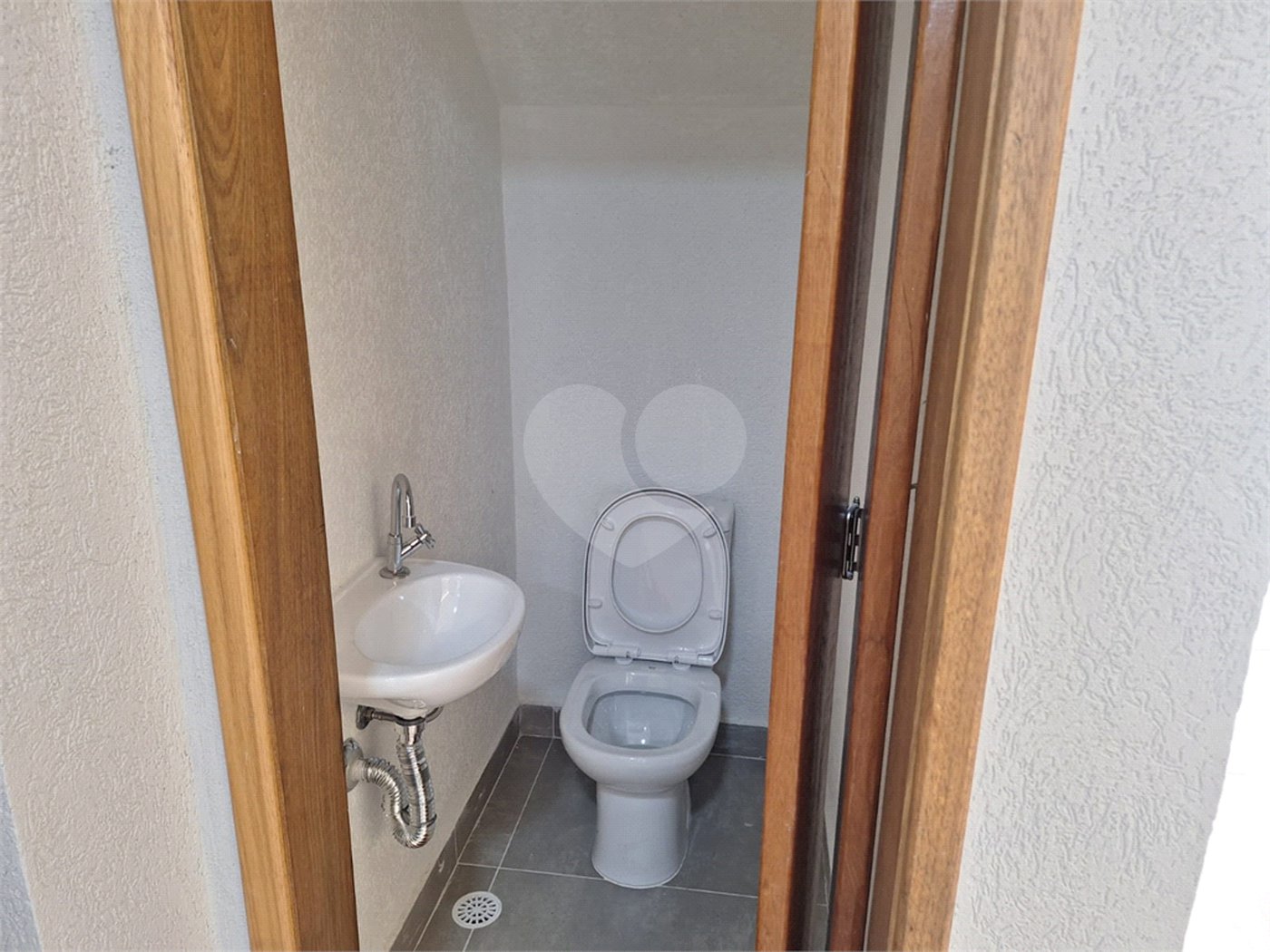 Sobrado à venda com 3 quartos, sendo 1 suíte, em Vila São Geraldo, São Paulo, SP