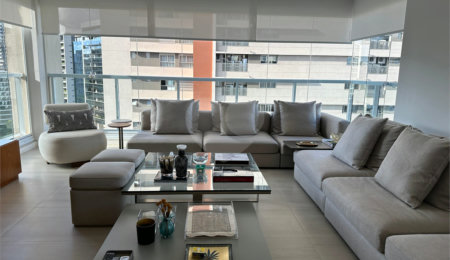 Apartamento à venda com 3 quartos, sendo 2 suítes,  em Vila Olímpia, São Paulo, SP
