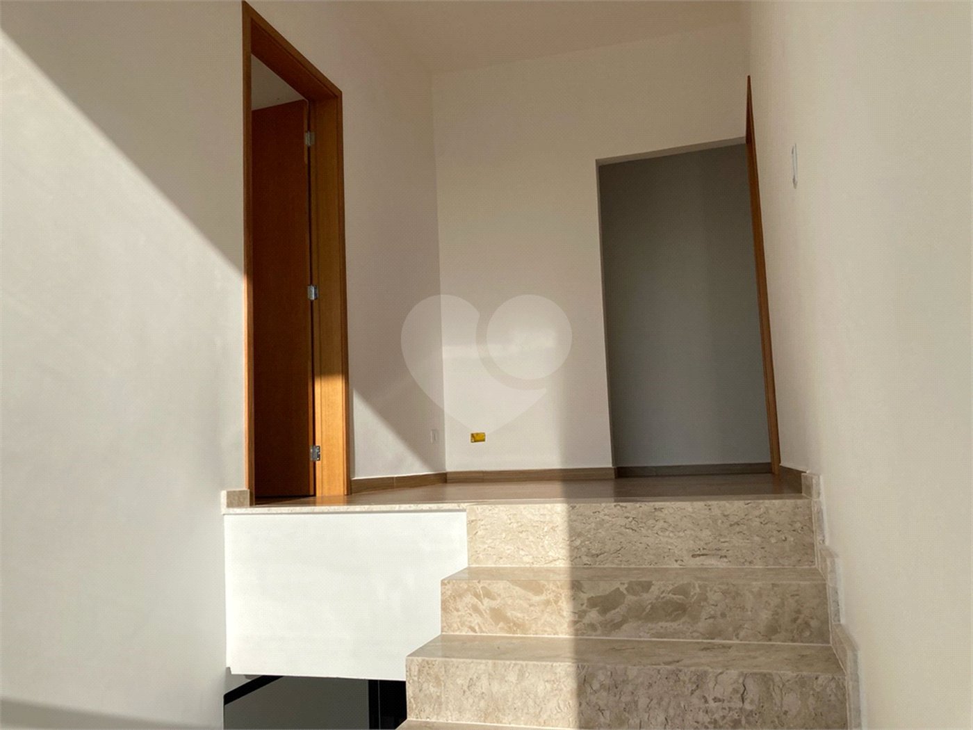 Casa à venda com 4 quartos, sendo 3 suítes,  no condomínio Reserva Granja Anita, Mogi das Cruzes - SP