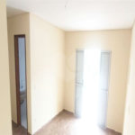 Sobrado à venda com 3 quartos, sendo 1 suíte,  em Cidade São Francisco, São Paulo, SP
