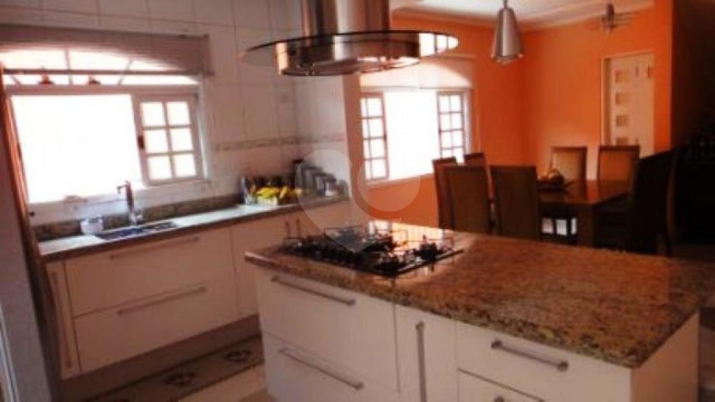 Sobrado à venda com 3 quartos, sendo 1 suíte, em Vila das Palmeiras, Guarulhos, SP