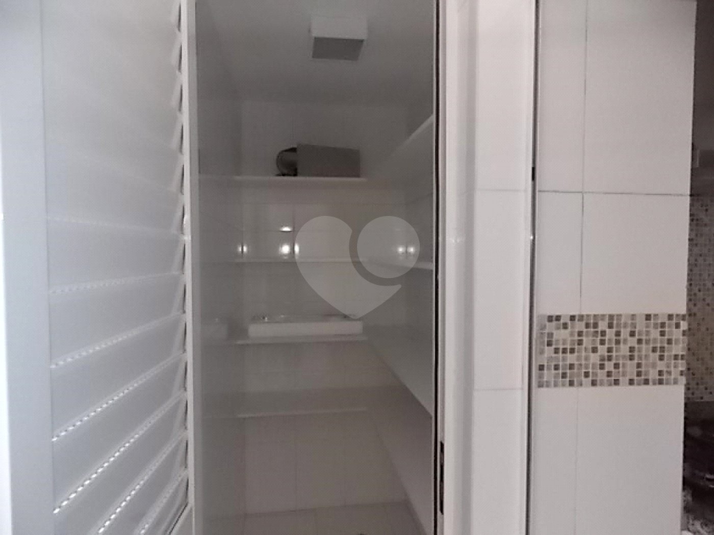 Apartamento à venda com 3 quartos, sendo 2 suítes,  em Jardim Arpoador, São Paulo, SP
