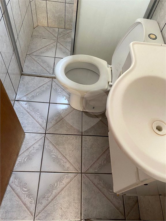 Apartamento para alugar com 2 quartos em Jardim Adriane, Itaquaquecetuba, SP