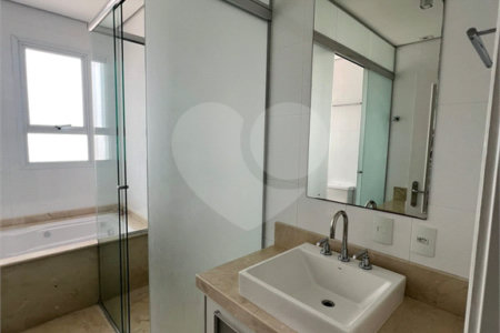Apartamento à venda com 4 quartos, sendo 2 suítes,  em Vila Oliveira, Mogi das Cruzes, SP