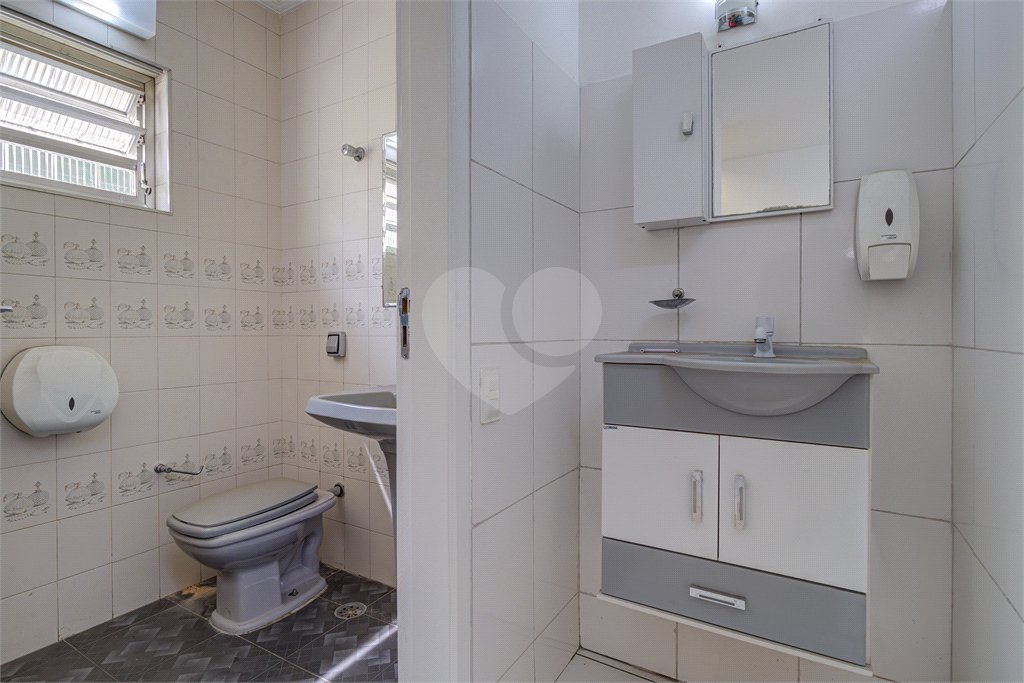 Sobrado à venda com 4 quartos, sendo 2 suítes,  em Brooklin, São Paulo, SP