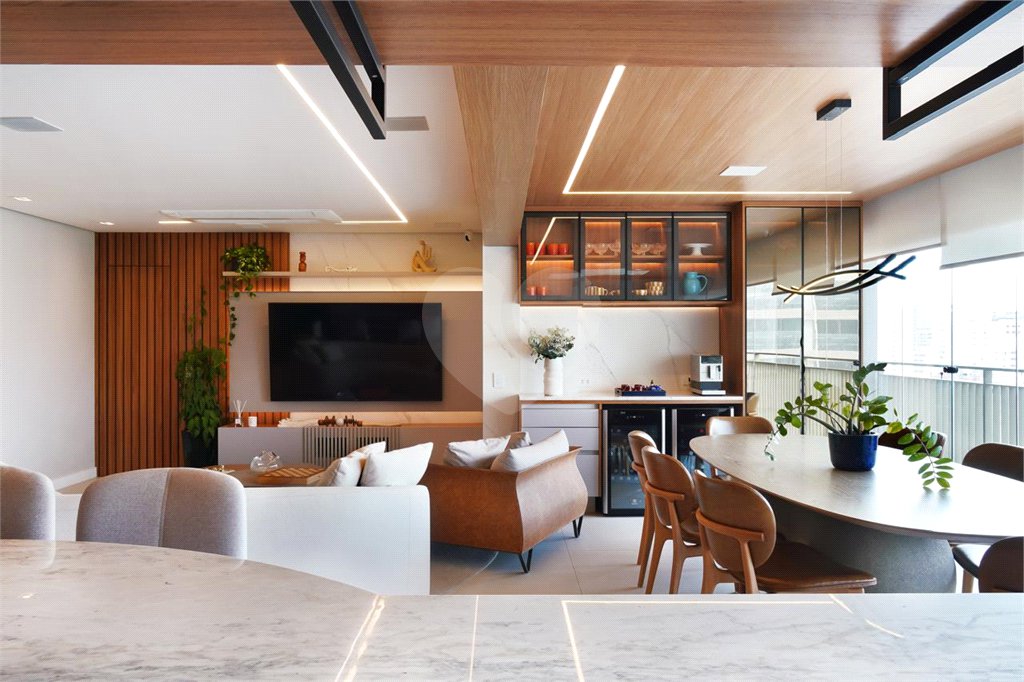 Apartamento à venda com 3 suítes em Indianópolis, São Paulo, SP