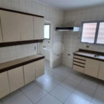 Apartamento à venda com 3 quartos em Pitangueiras, Guarujá, SP