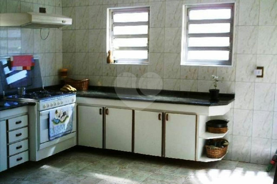 Sobrado à venda com 4 quartos, sendo 3 suítes, em Horto, São Paulo, SP