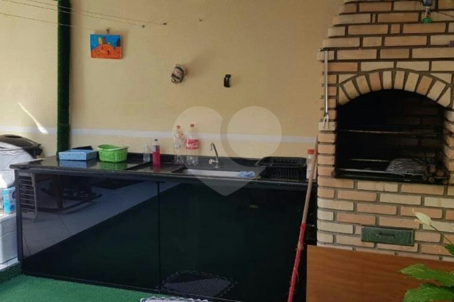 Sobrado à venda com 4 quartos, sendo 3 suítes, em Jardim Virginia Bianca, São Paulo, SP