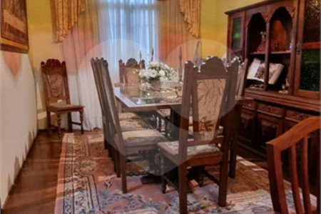 Sobrado à venda com 4 quartos, sendo 1 suíte,  em Água Branca, São Paulo, SP
