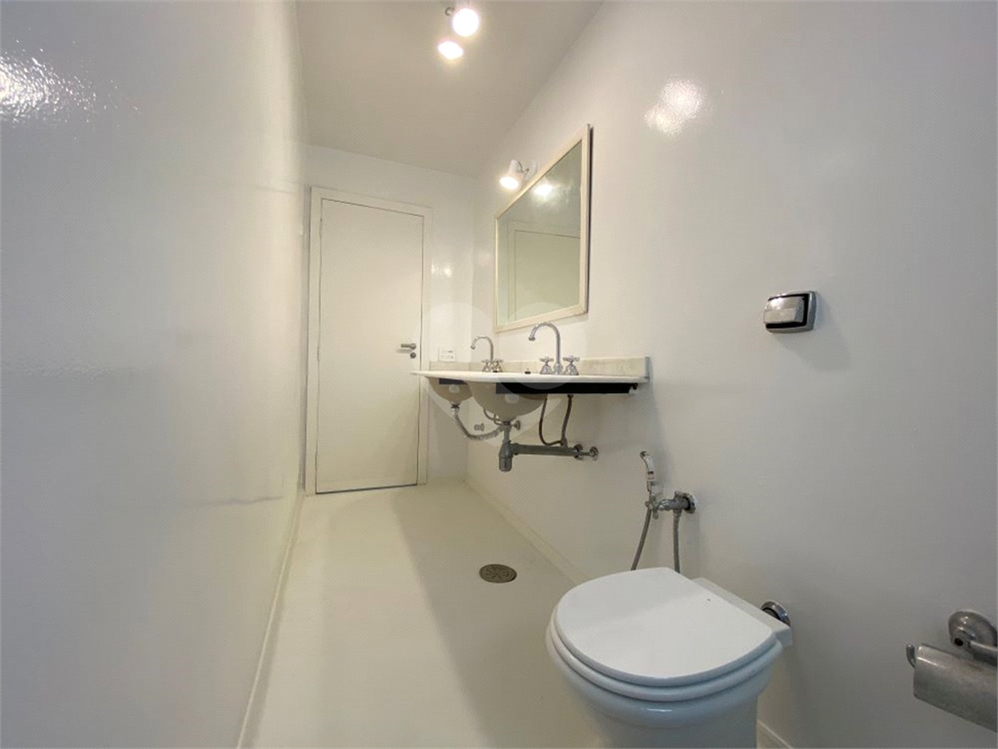 Apartamento para alugar com 3 quartos, sendo 1 suíte, em Jardim Europa, São Paulo, SP