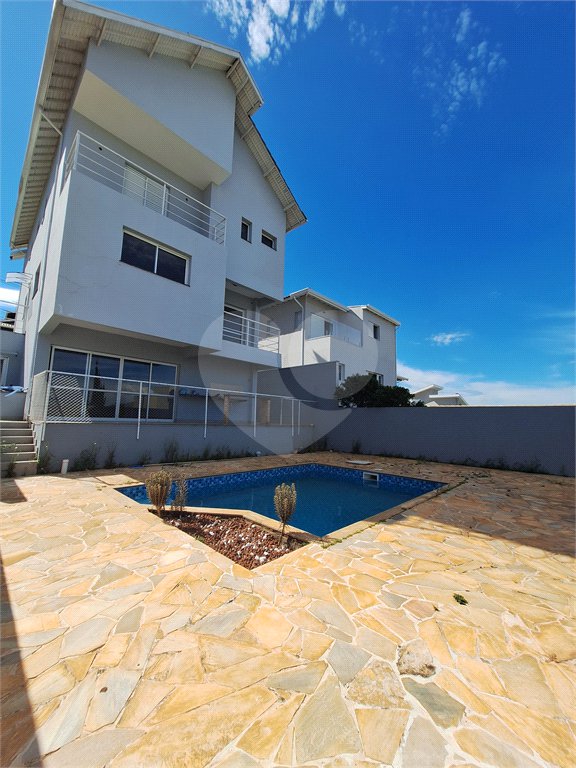 Casa à venda com 4 suítes no condomínio Terras de São Francisco, Vinhedo - SP