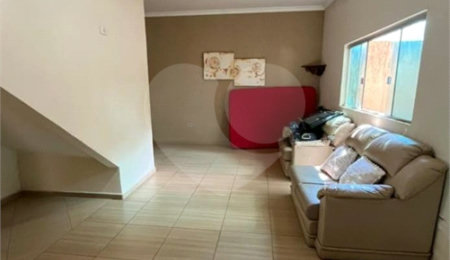 Casa à venda com 5 quartos, sendo 3 suítes,  em Jardim Novo Aeroporto, Três Lagoas, MS