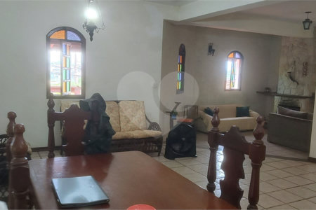 Chácara à venda com 4 quartos, sendo 3 suítes, em Campos de Atibaia, Atibaia, SP