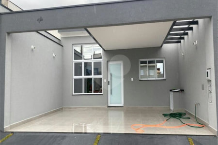 Casa à venda com 3 quartos, sendo 1 suíte, no condomínio Vila Ytu, Indaiatuba - SP