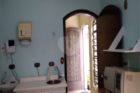Sobrado à venda com 3 quartos, sendo 1 suíte, em Alto da Boa Vista, São Paulo, SP