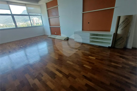 Apartamento à venda com 3 quartos, sendo 1 suíte,  em Lagoa, Rio de Janeiro, RJ