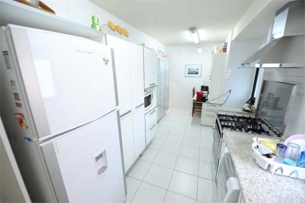 Apartamento à venda ou para alugar com 3 quartos, sendo 2 suítes, em Jardim Morumbi, São Paulo, SP