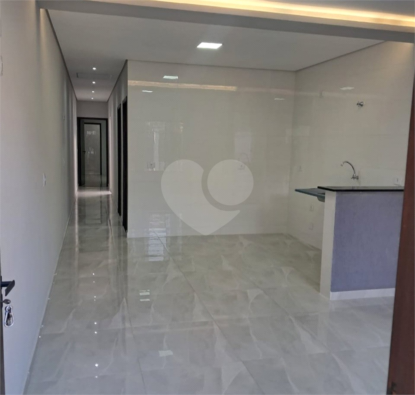 Casa de Vila à venda com 2 quartos, sendo 1 suíte, em Vila Barão, Sorocaba, SP