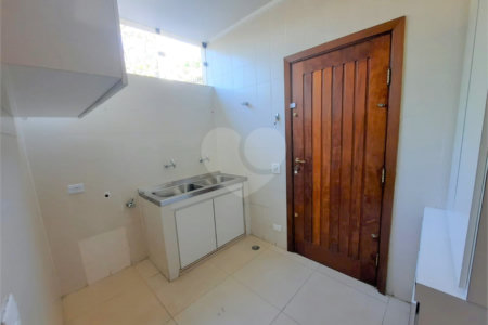 Sobrado à venda com 4 quartos, sendo 2 suítes, em Granja Julieta, São Paulo, SP