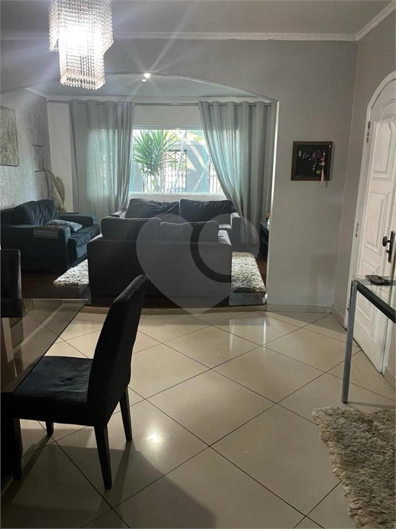 Sobrado à venda com 4 quartos, sendo 2 suítes, em Tremembé, São Paulo, SP