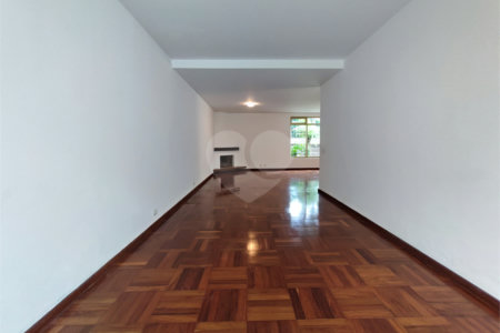 Casa para alugar com 4 quartos, sendo 2 suítes, no condomínio Comendador Elias Zarzur, São Paulo - SP