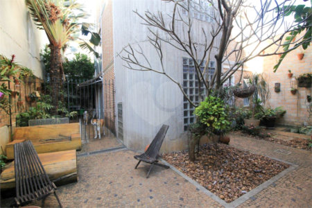 Casa à venda ou para alugar com 5 quartos, sendo 3 suítes, em Vila Madalena, São Paulo, SP