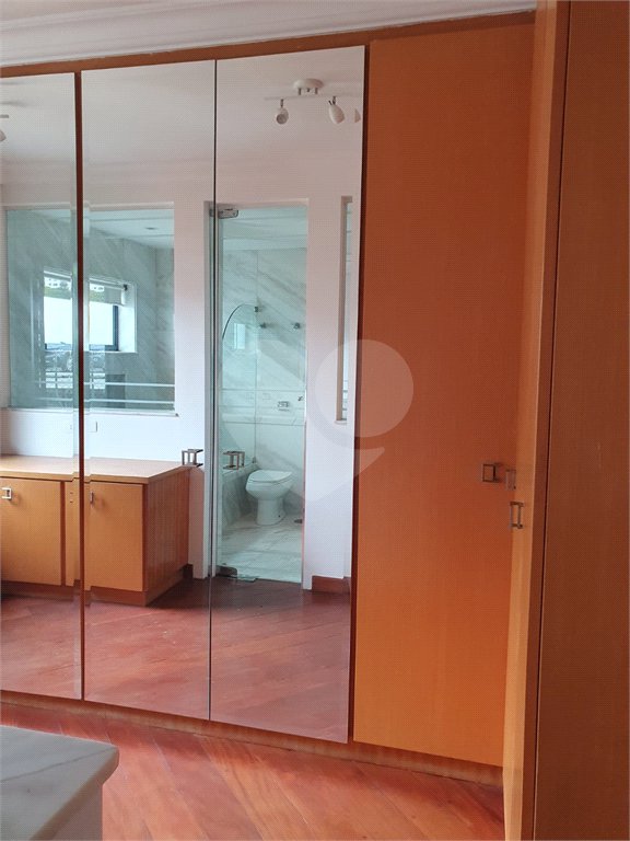 Casa à venda com 2 quartos, sendo 1 suíte,  no condomínio Flamboyant, São Paulo - SP