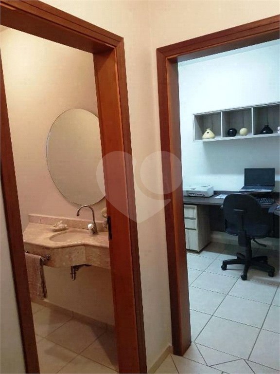 Casa à venda com 4 quartos, sendo 1 suíte, no condomínio Residencial Esplanada, Salto - SP