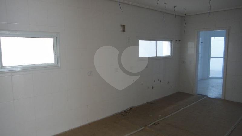 Casa à venda com 3 suítes no condomínio Villa Castanheira, São Paulo - SP