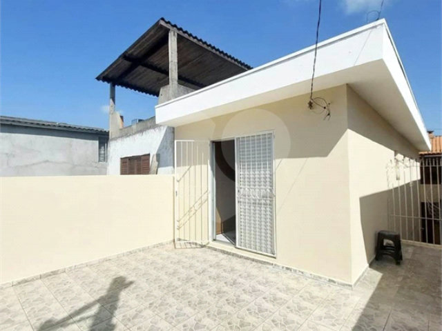 Sobrado à venda com 2 quartos, sendo 1 suíte,  em Tremembé, São Paulo, SP
