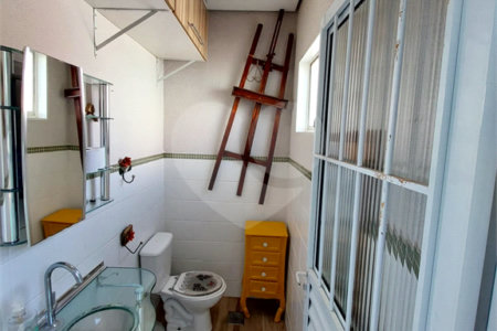 Casa residencial com ponto comercial a venda no Centro