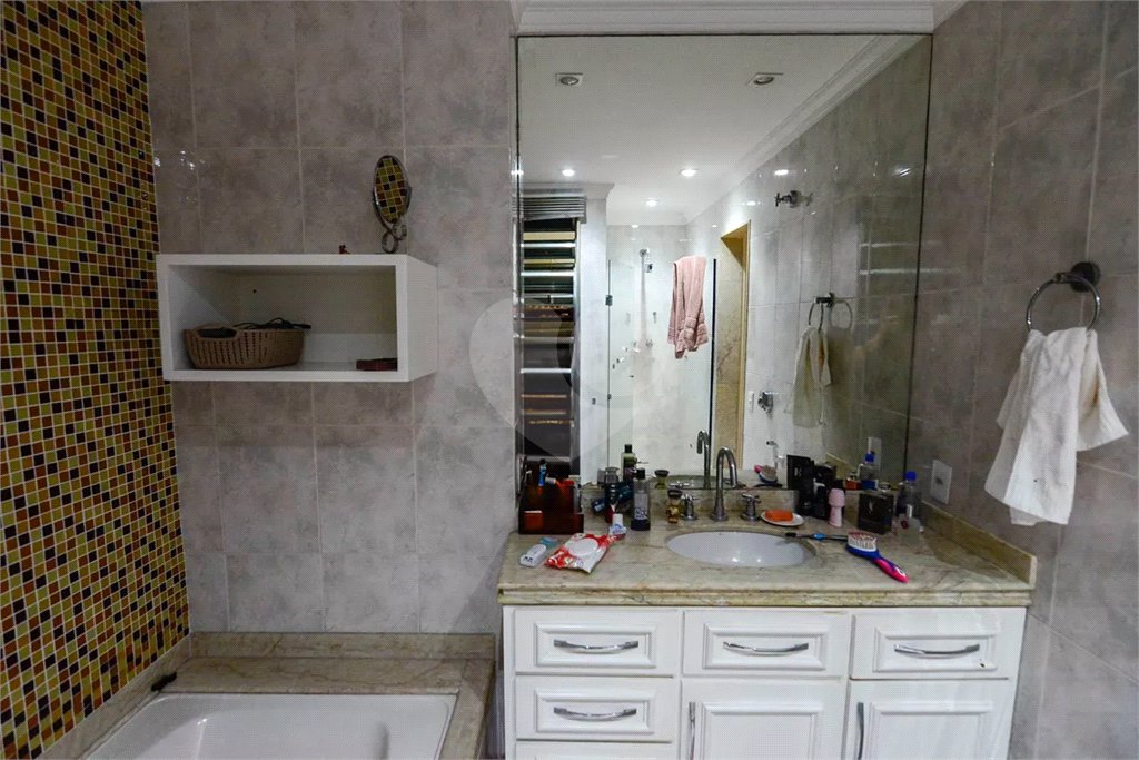 Apartamento à venda com 5 quartos, sendo 2 suítes, em Tijuca, Rio de Janeiro, RJ