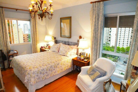 Apartamento à venda com 3 suítes em Real Parque, São Paulo, SP