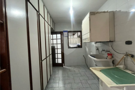 Casa à venda com 4 quartos, sendo 1 suíte,  em Jardim Franca, São Paulo, SP