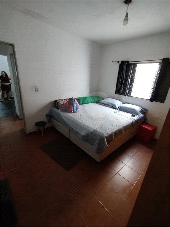 Casa à venda com 2 quartos, sendo 1 suíte,  em Jardim Layr, Mogi das Cruzes, SP