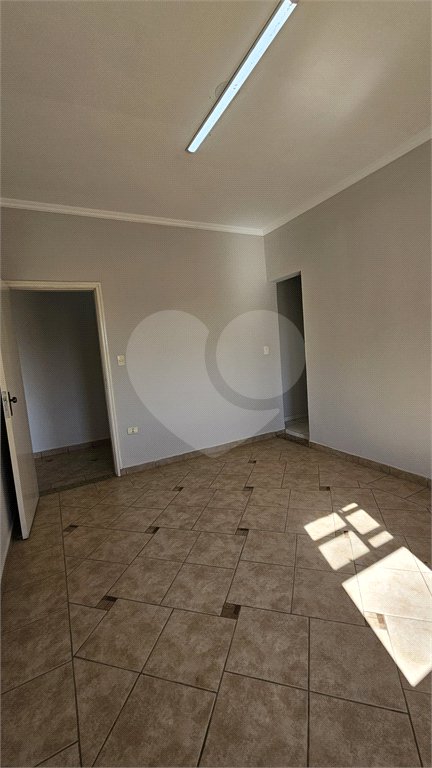 Sobrado à venda com 3 quartos, sendo 2 suítes, em Jardim Rossignatti, Indaiatuba, SP