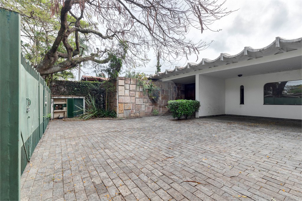 Casa Térrea à venda com 4 quartos, sendo 2 suítes, em Brooklin Velho, São Paulo, SP