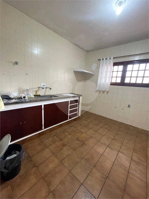Sobrado à venda com 5 quartos, sendo 2 suítes,  em Vila Oliveira, Mogi das Cruzes, SP