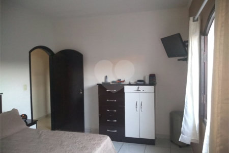 Casa Térrea à venda com 3 suítes em Jardim São Pedro, Mogi das Cruzes, SP