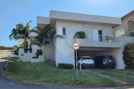 Casa à venda com 3 suítes no condomínio Itatiba Country Club, Itatiba - SP
