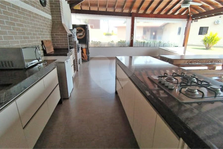 Chácara à venda com 6 quartos, sendo 4 suítes,  em Pinheirinho, Vinhedo, SP