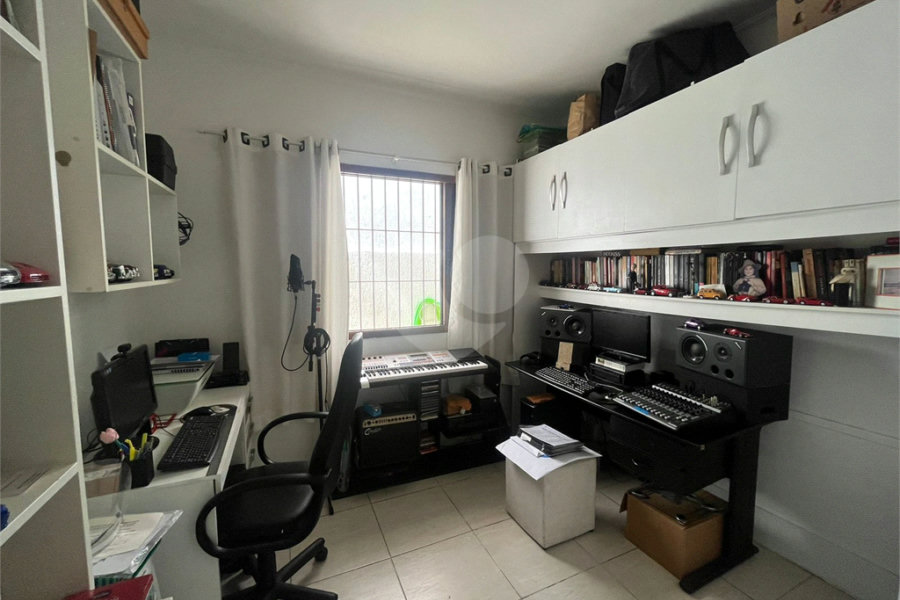Casa à venda com 4 quartos, sendo 1 suíte, em Horto, São Paulo, SP