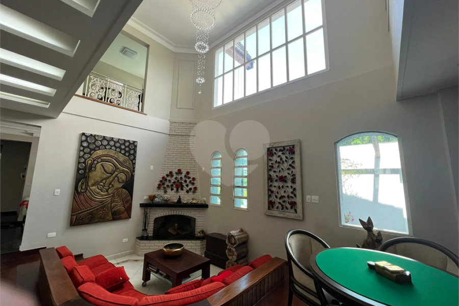 Casa à venda com 6 quartos, sendo 5 suítes, no condomínio Alpes da Cantareira, Mairiporã - SP