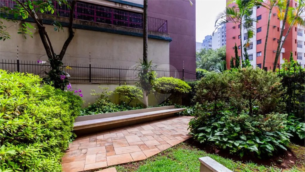 Apartamento à venda com 3 quartos, sendo 1 suíte,  em Higienópolis, São Paulo, SP