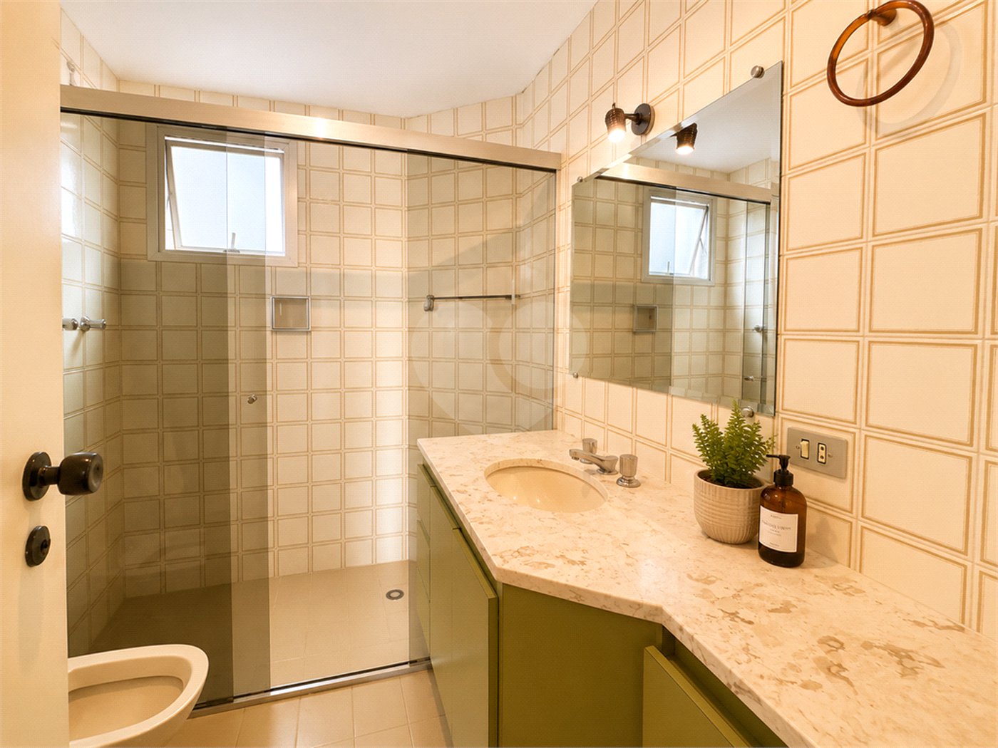 Apartamento à venda com 3 quartos, sendo 1 suíte, em Jardim Marajoara, São Paulo, SP