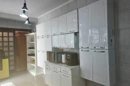 Sobrado à venda ou para alugar com 3 quartos, sendo 2 suítes,  em Ferreira, São Paulo, SP